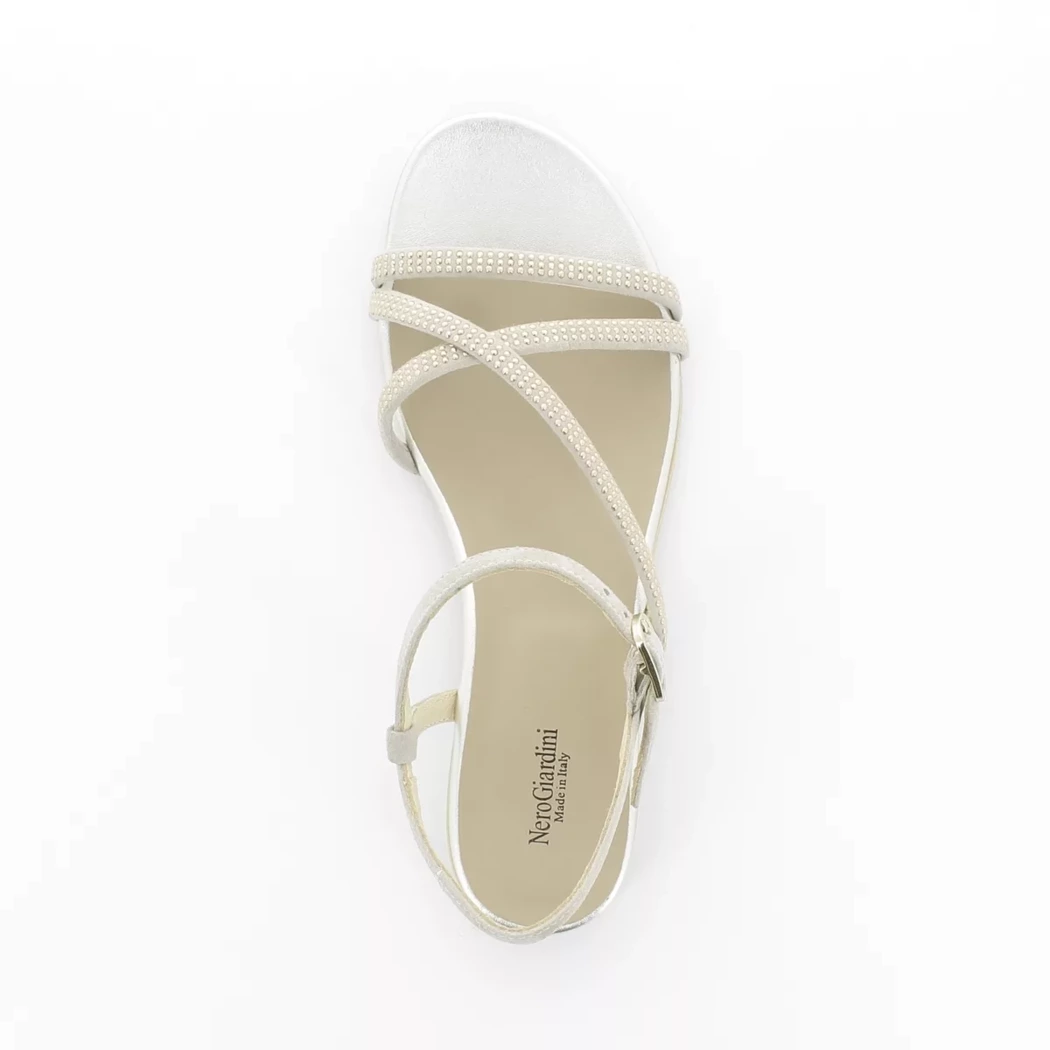 Image (6) de la chaussures Nero Giardini - Sandales et Nu-Pieds Beige en Cuir nubuck