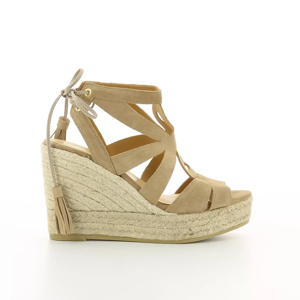 Image (2) de la chaussures Ctwlk - Sandales et Nu-Pieds Taupe en Cuir nubuck