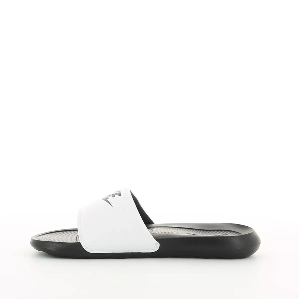 Image (4) de la chaussures Nike - Tongs et Plage Noir en Caoutchouc